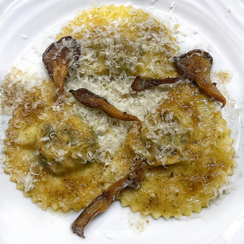 Pelinos Pasta | restaurant | 245 King Ave, Columbus, OH 43201, USA | 6148496966 OR +1 614-849-6966