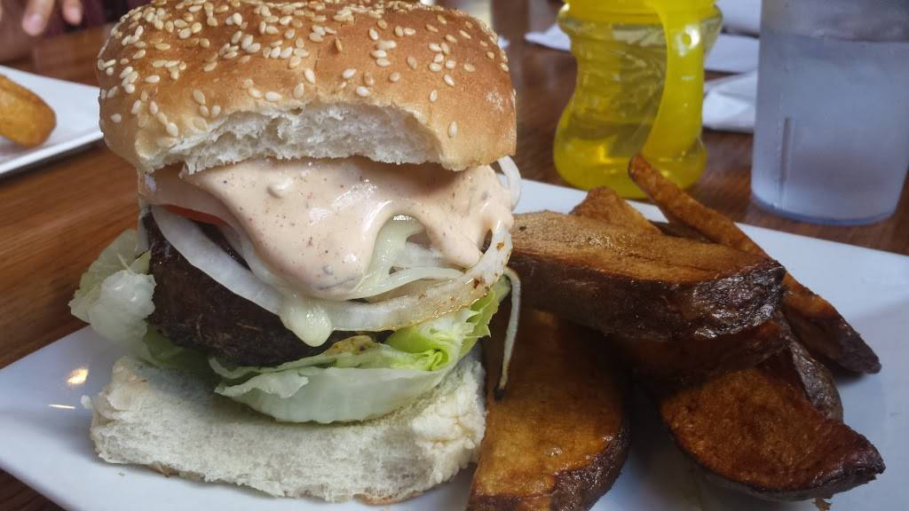 R.F. OSullivan & Son | restaurant | 282 Beacon St, Somerville, MA 02143, USA | 6174919638 OR +1 617-491-9638