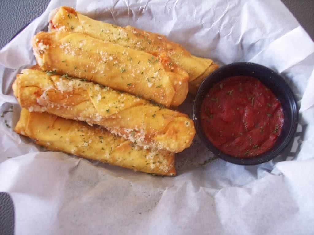 On The Clock Bar & Grill | restaurant | 4301 S Howell Ave, Milwaukee, WI 53207, USA | 4147442383 OR +1 414-744-2383