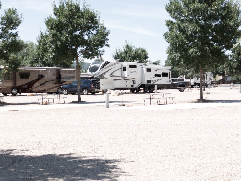 Custer Crossing Campground and Last StandCafe | restaurant | 22036 US-385, Deadwood, SD 57732, USA | 6055841009 OR +1 605-584-1009