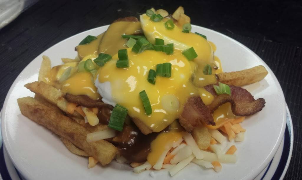 St Daves Diner | restaurant | 2925 ON-35, Lindsay, ON K9V 4R4, Canada | 7053289411 OR +1 705-328-9411