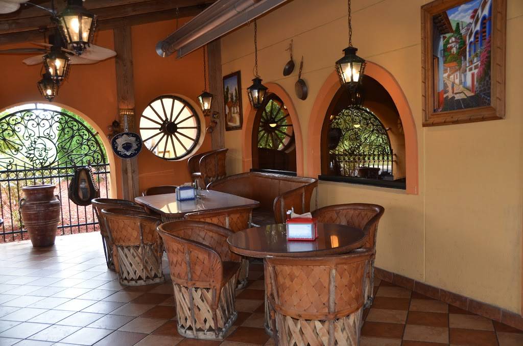 Los Aztecas | restaurant | 2345 NW Arterial, Dubuque, IA 52002, USA | 5635835026 OR +1 563-583-5026