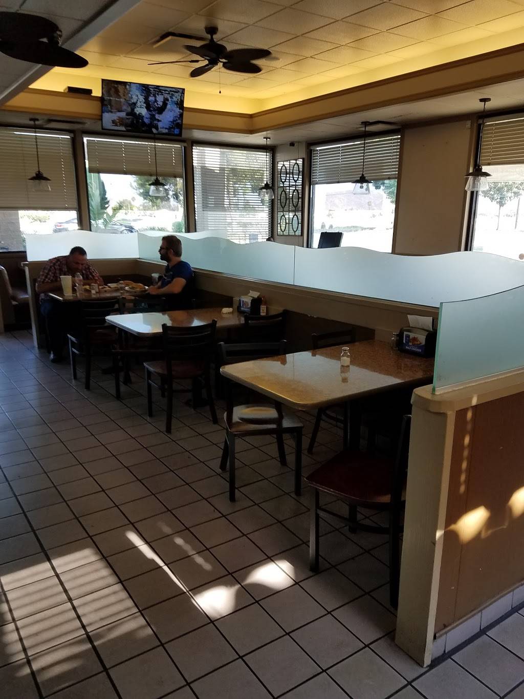 Burger Out (Previously Dinos Burgers) | restaurant | 23750 Alessandro Blvd b101, Moreno Valley, CA 92553, USA | 9516530504 OR +1 951-653-0504