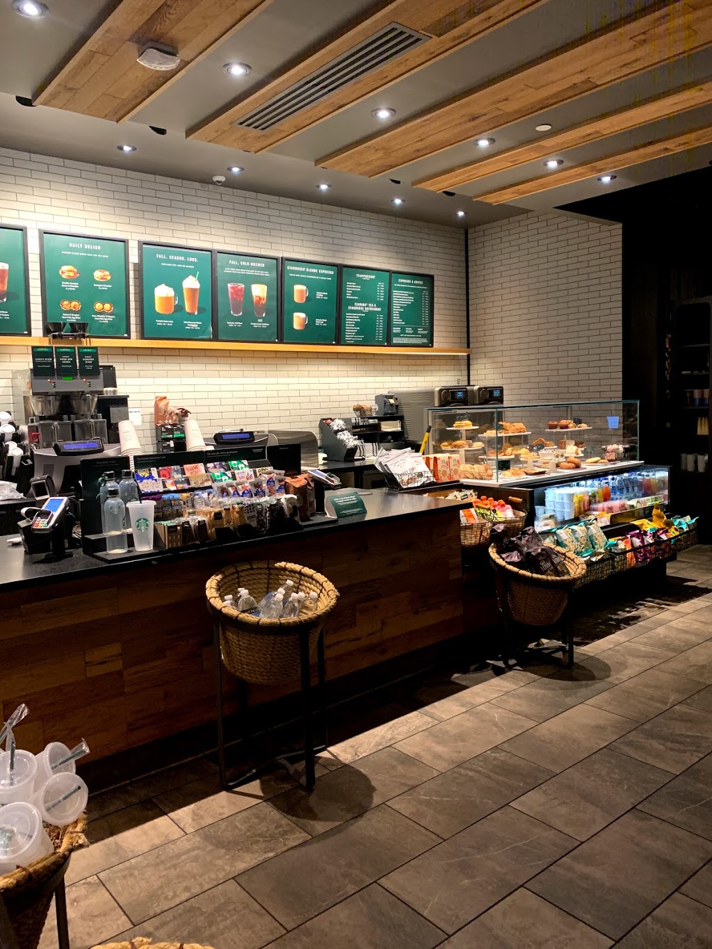 Starbucks | cafe | 12000 Biscayne Blvd, Miami, FL 33181, USA | 3058937941 OR +1 305-893-7941