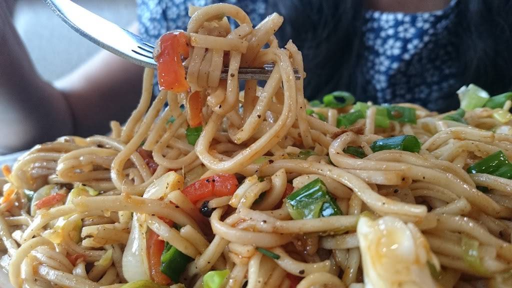 Chaat N Roll | restaurant | 8102 161st Avenue Northeast #150, Redmond, WA 98052, USA | 4259685373 OR +1 425-968-5373