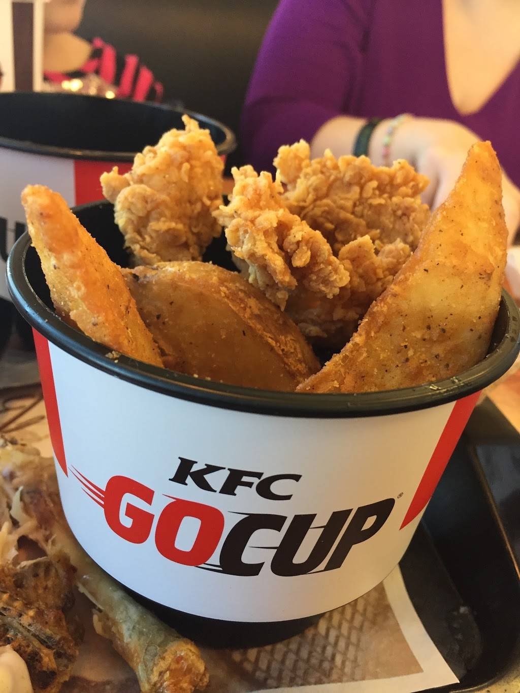 KFC | restaurant | 2535 Iron Point Rd, Folsom, CA 95630, USA | 9169833883 OR +1 916-983-3883