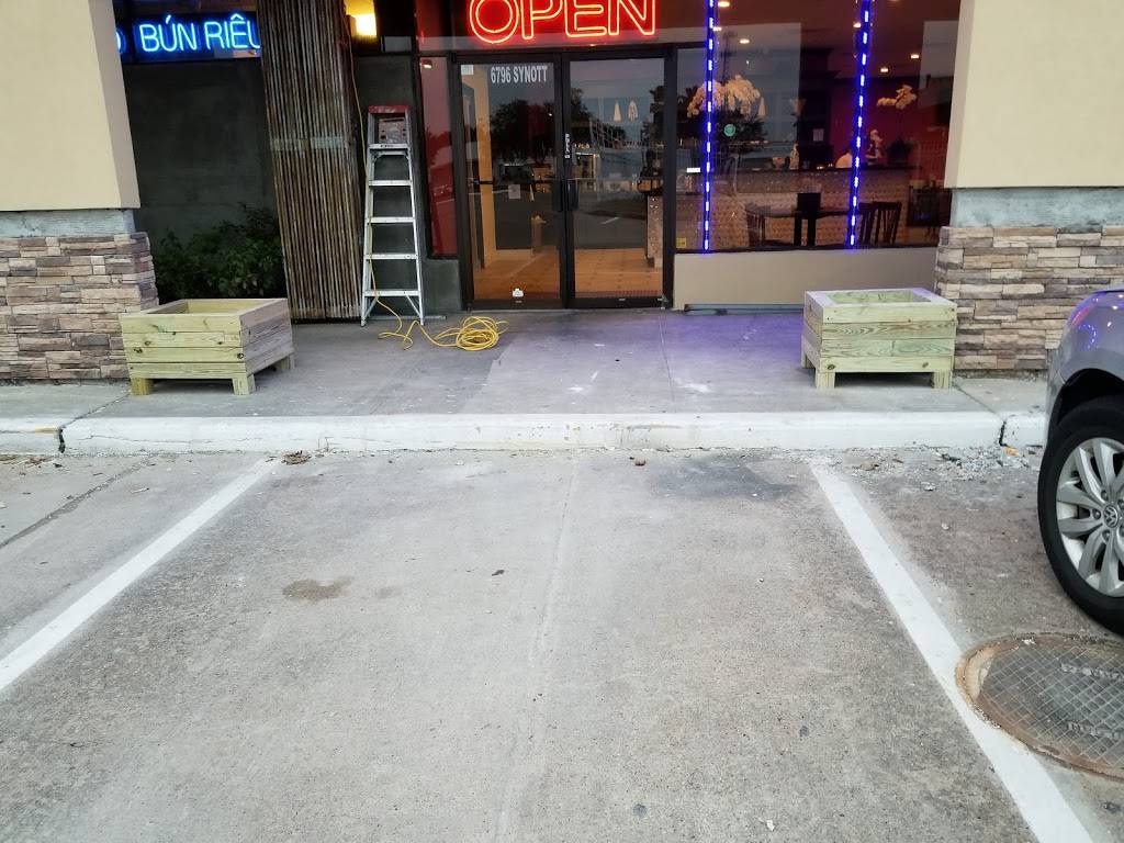 Bún Việt Sơn (Vietnamese Noodle House) | restaurant | 6796 Synott Rd, Houston, TX 77083, USA | 2815615800 OR +1 281-561-5800