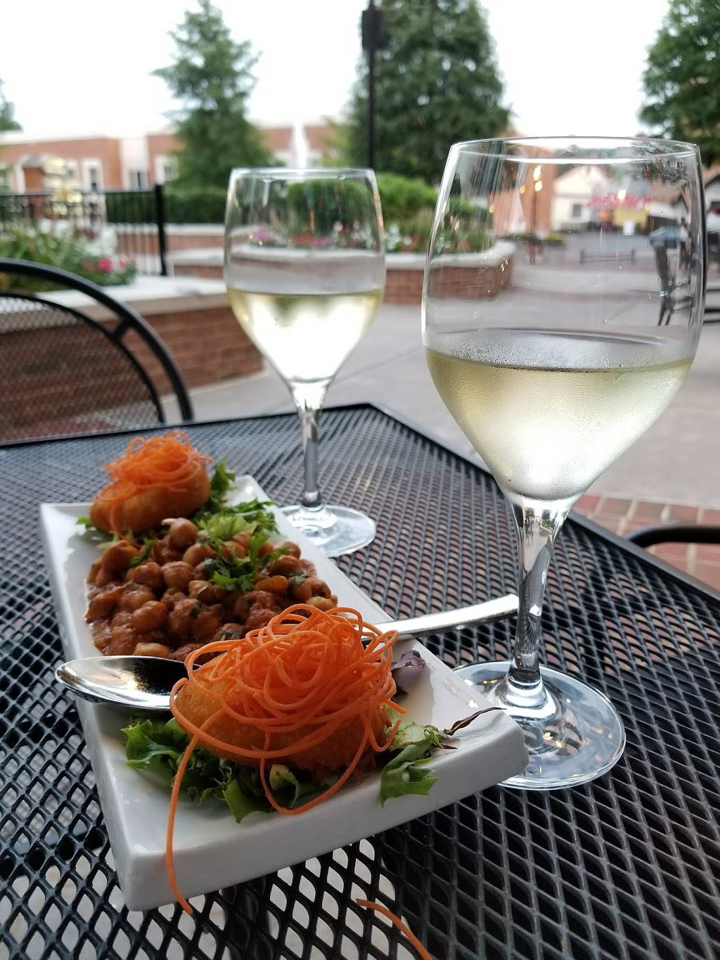 Bollywood Bistro | restaurant | 3955 Chain Bridge Rd, Fairfax, VA 22030, USA | 7032730031 OR +1 703-273-0031