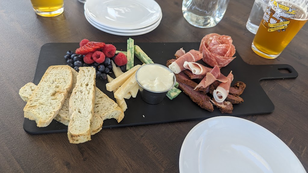 The Craftsman Cocktails & Kitchen | restaurant | 19580 W Indian School Rd ste 101, Litchfield Park, AZ 85340, USA | 6024290505 OR +1 602-429-0505