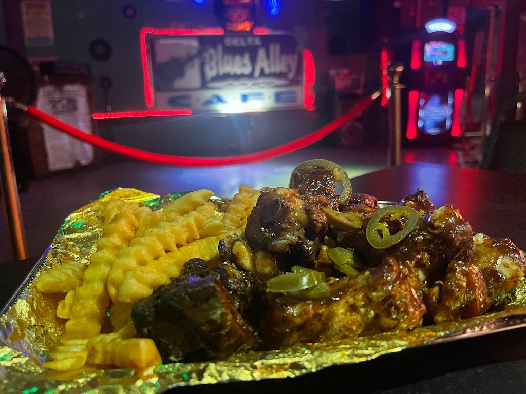 Delta Blues Alley Cafe | night club | 352 Delta Ave, Clarksdale, MS 38614, USA | 6626212221 OR +1 662-621-2221