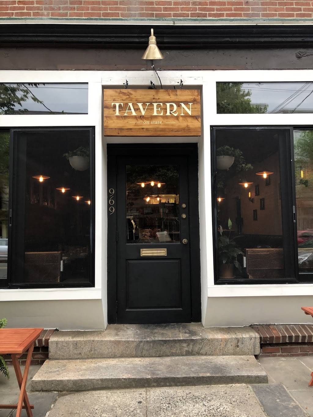 Tavern on State | restaurant | 969 State St, New Haven, CT 06511, USA | 4752026883 OR +1 475-202-6883