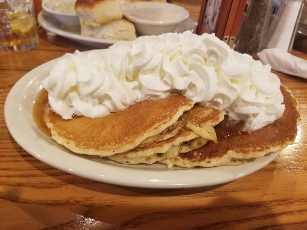 Cracker Barrel Old Country Store | restaurant | 23 Executive Dr, Crossville, TN 38555, USA | 9314569622 OR +1 931-456-9622