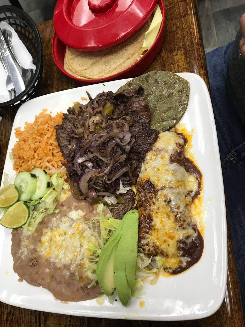 Cabanna Seafood and Grill | restaurant | 1450 E Valley Pkwy, Escondido, CA 92027, USA | 7609753945 OR +1 760-975-3945