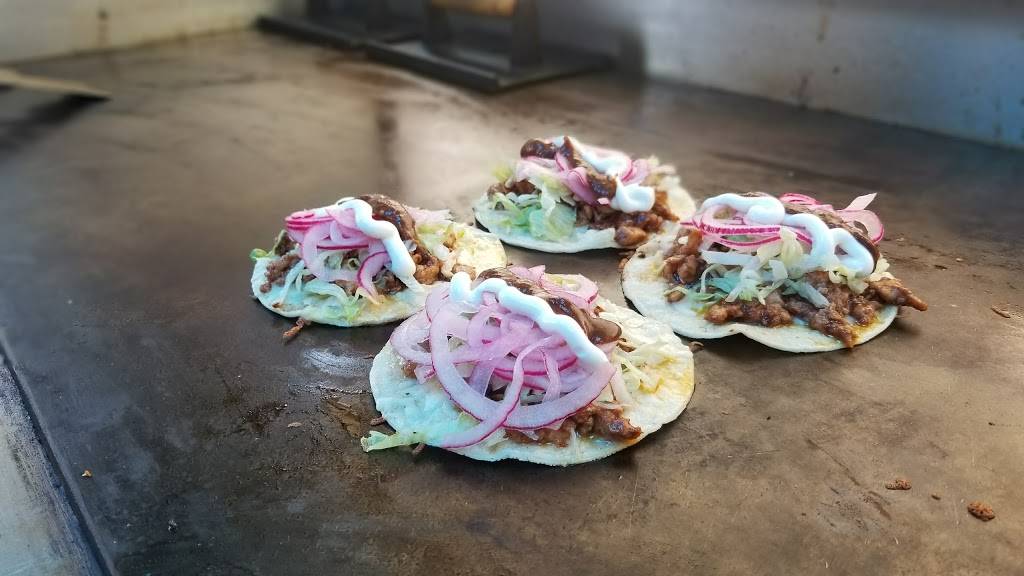 El Uli Mar Y Tierra | restaurant | 12852 Foothill Blvd, Sylmar, CA 91342, USA | 8188267445 OR +1 818-826-7445