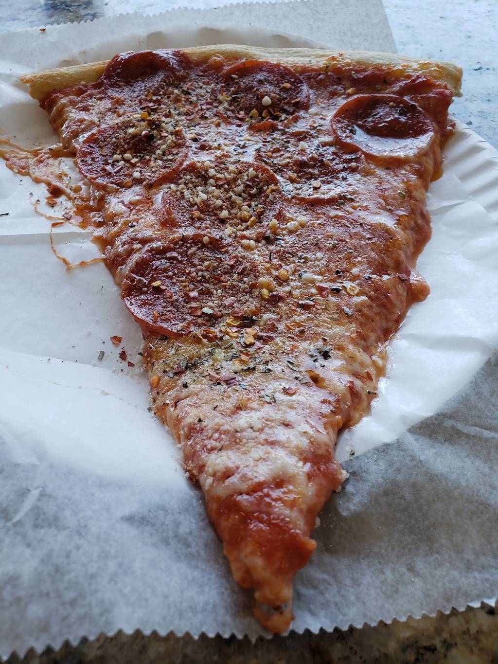 Amore Pizzeria | restaurant | 30-27 Stratton St, Flushing, NY 11354, USA | 7184450579 OR +1 718-445-0579