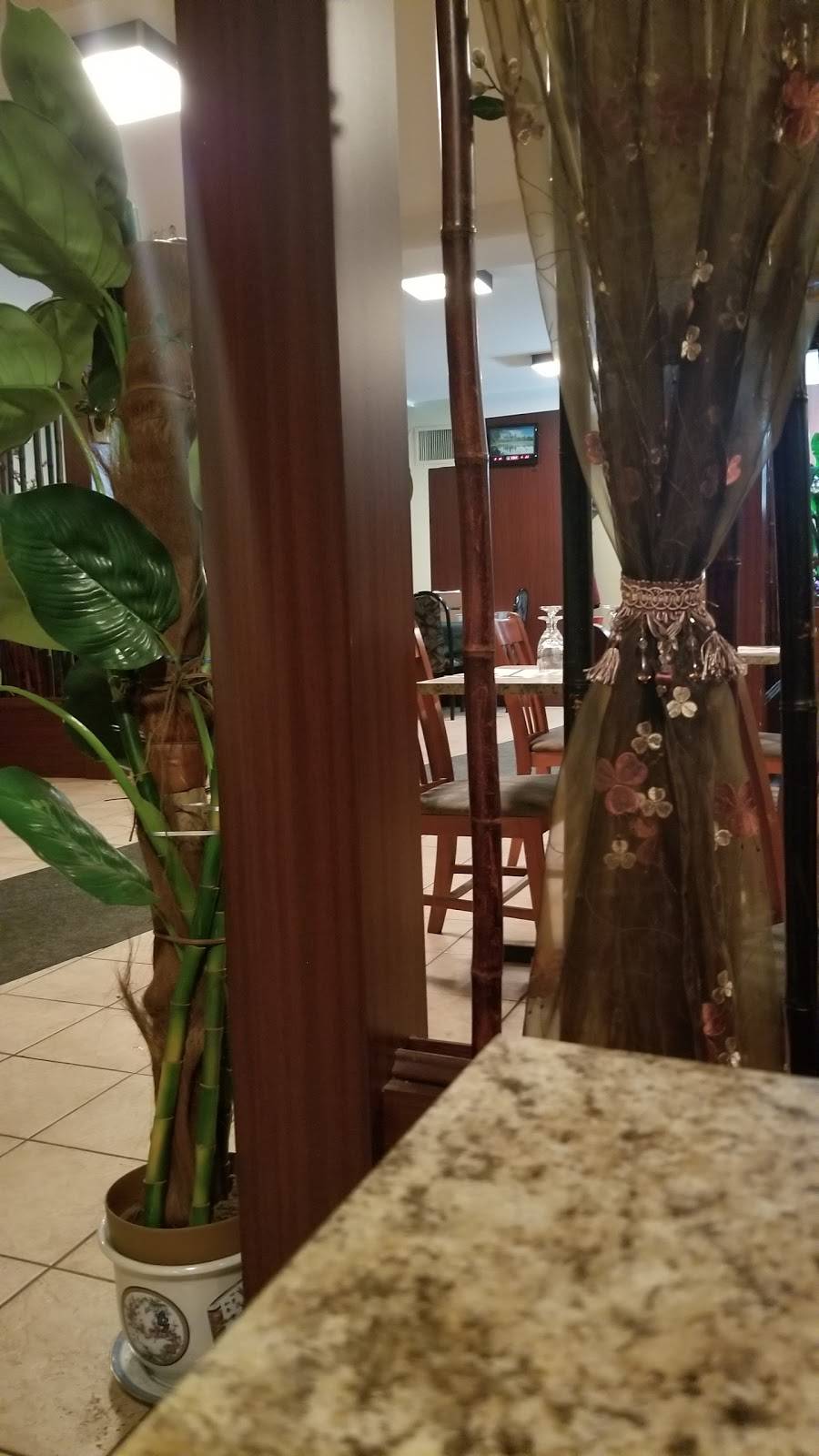 The Palace Thaï Restaurant | restaurant | 254 Boulevard Saint-Luc, Saint-Jean-sur-Richelieu, QC J2W 1C3, Canada | 4507410805 OR +1 450-741-0805