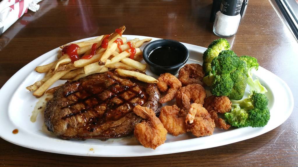 TGI Fridays | restaurant | 716 Sunrise Hwy, Rockville Centre, NY 11570, USA | 5165949074 OR +1 516-594-9074