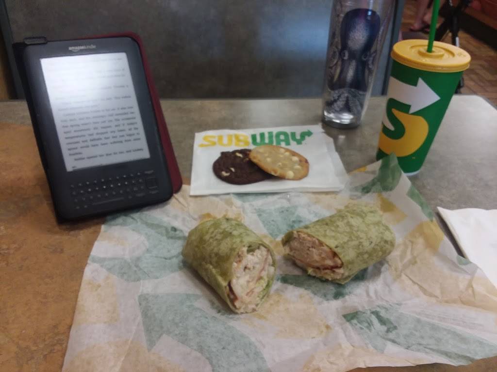 Subway | restaurant | 2160 Howland Blvd Space 108 Dupont Lakes Shopping Center, Deltona, FL 32738, USA | 3865320010 OR +1 386-532-0010