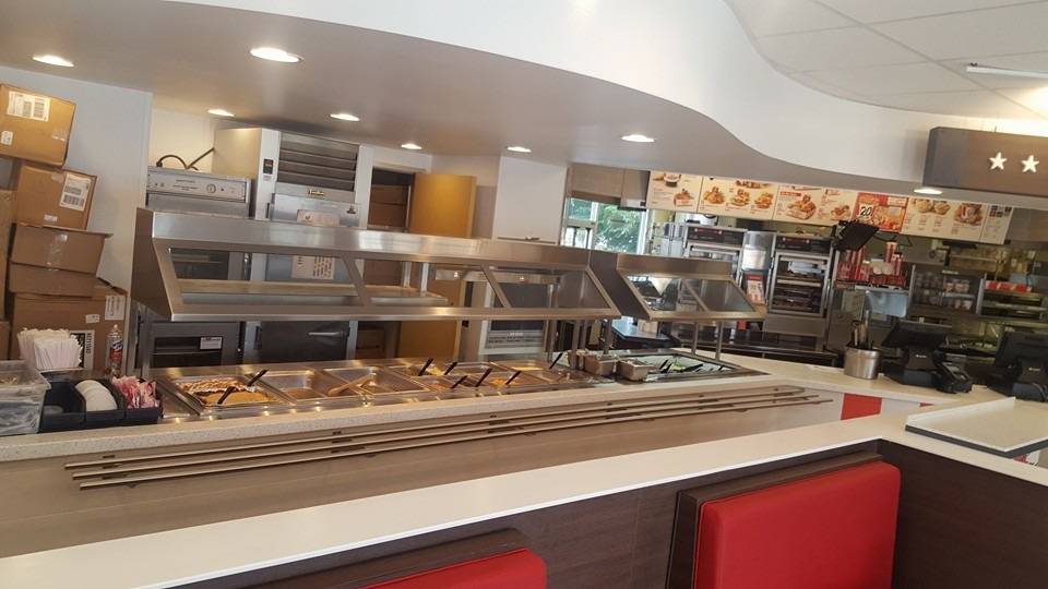 KFC | restaurant | 2513 Preston Hwy, Louisville, KY 40217, USA | 5026362828 OR +1 502-636-2828