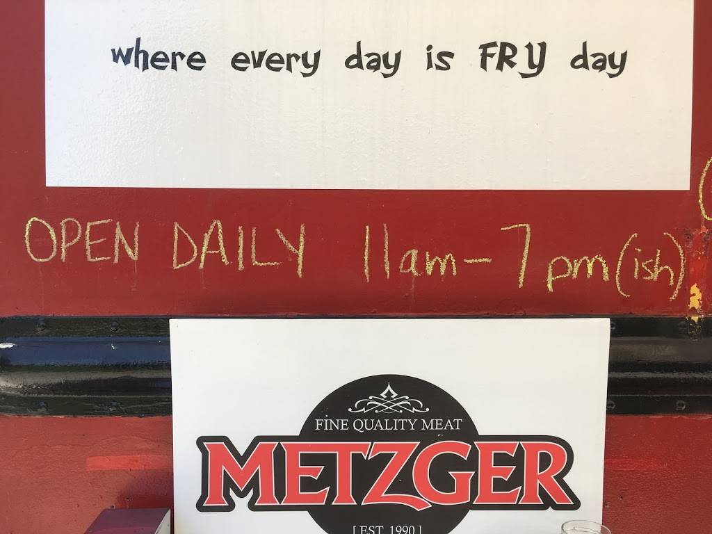 Fry Truck at Point Farms | meal takeaway | 82522 Bluewater Hwy, Goderich, ON N7A 3X9, Canada | 5195246362 OR +1 519-524-6362