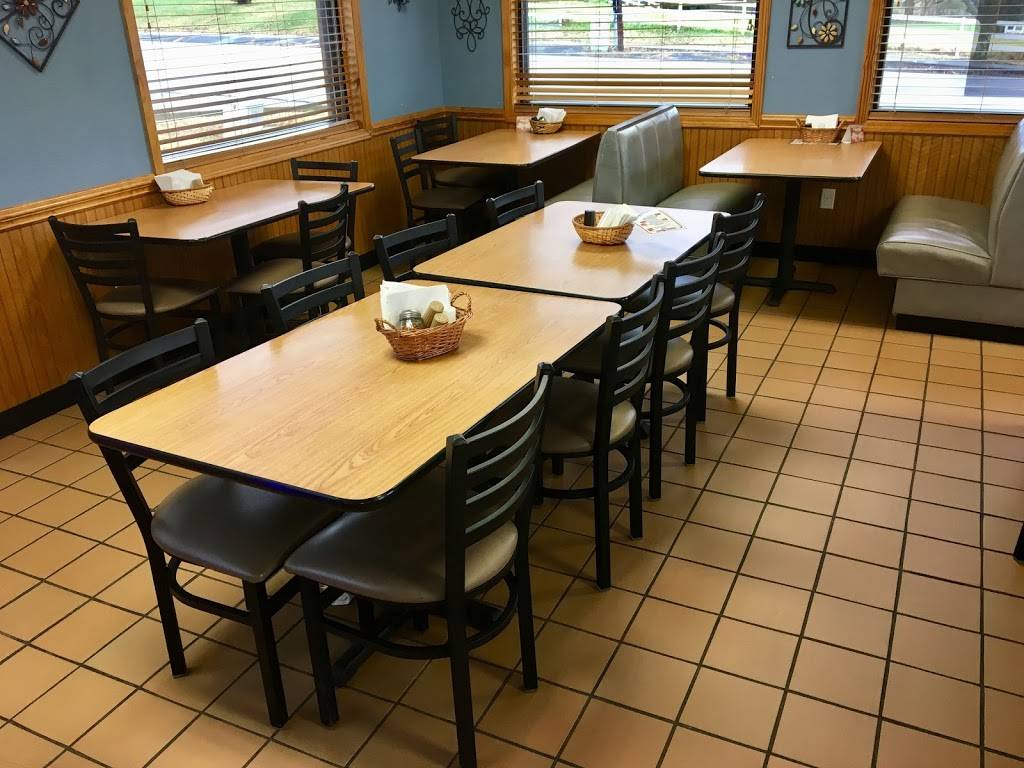 Pizza Plus | restaurant | 2002 US-321, Parrottsville, TN 37843, USA | 4236234343 OR +1 423-623-4343