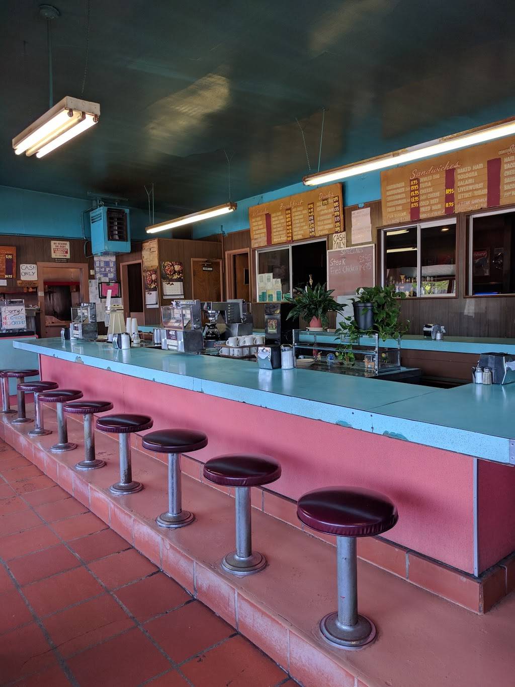 Silver Crest Donut Shop | cafe | 340 Bayshore Blvd, San Francisco, CA 94124, USA | 4158260753 OR +1 415-826-0753