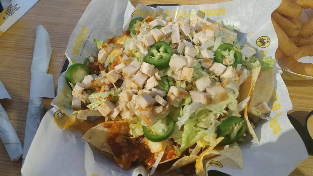 Buffalo Wild Wings | restaurant | 4955 South N Montclair Plaza Ln, Montclair, CA 91763, USA | 9093999465 OR +1 909-399-9465