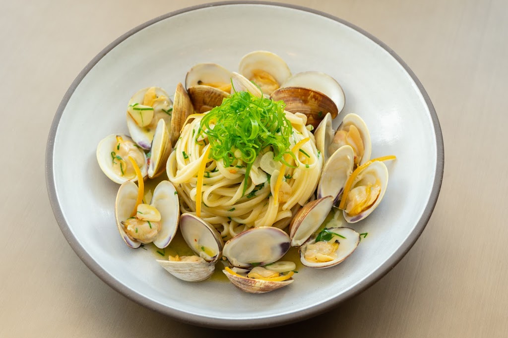 Meet Mia | restaurant | 620 Ocean Dr, Miami Beach, FL 33139, USA | 7862063882 OR +1 786-206-3882