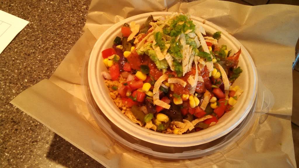 QDOBA Mexican Eats | restaurant | 398b W 14 Mile Rd, Troy, MI 48083, USA | 2485830024 OR +1 248-583-0024