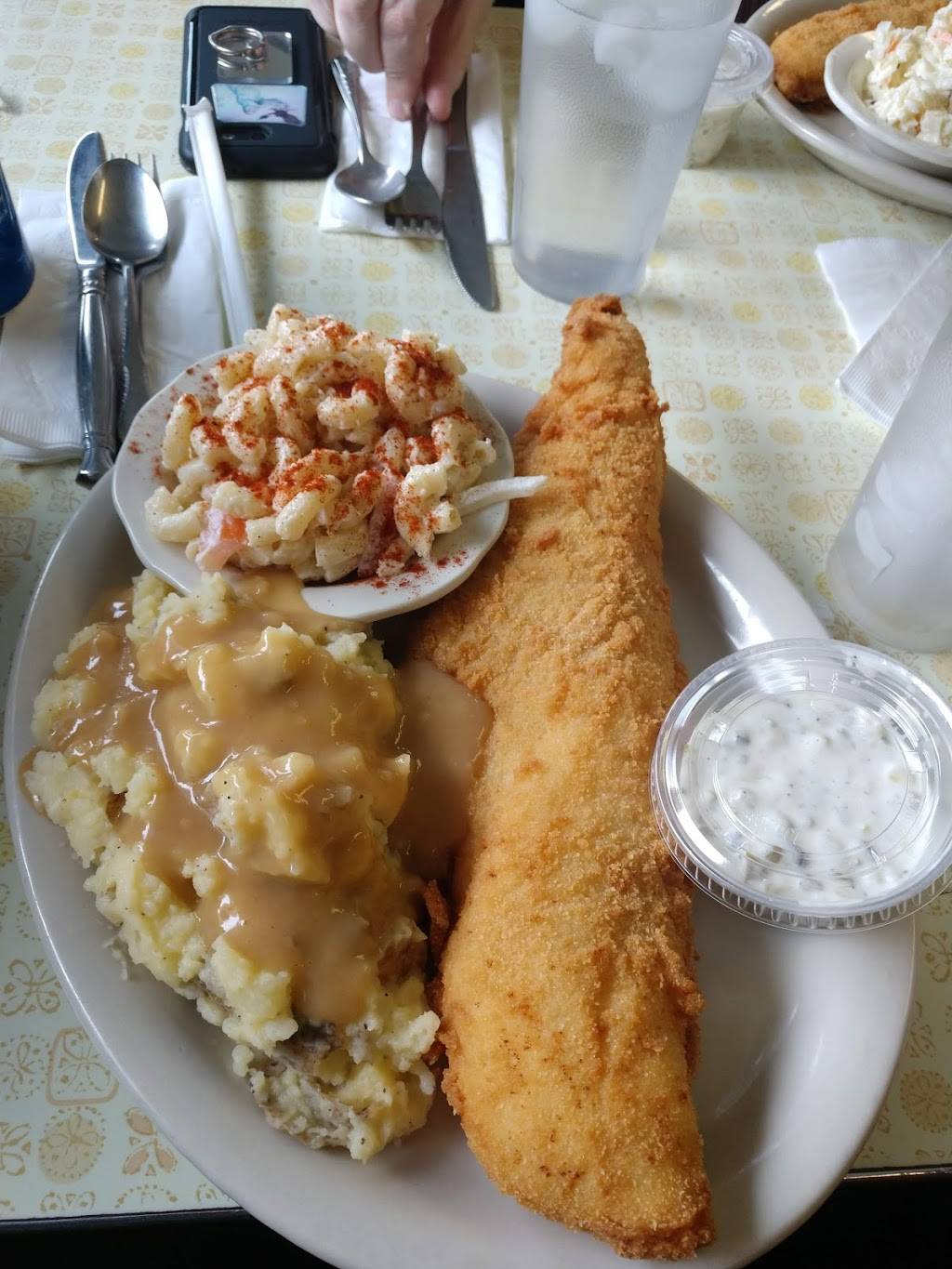 Dreamers Cafe | restaurant | River Rd, Marcy, NY 13403, USA | 3157977977 OR +1 315-797-7977