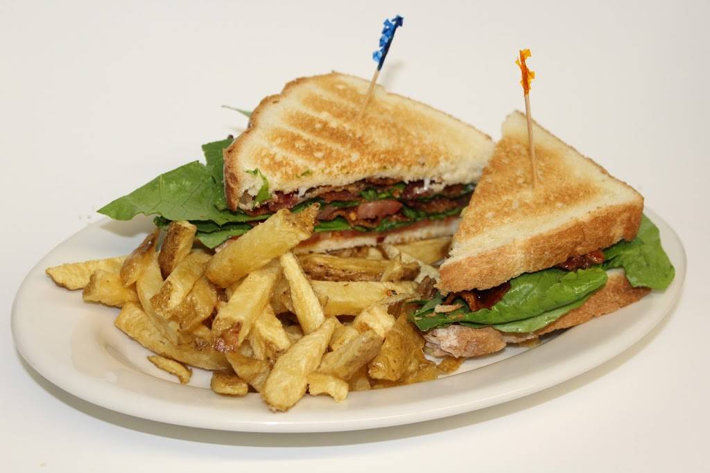 Chick-A-Dee of Lewiston | restaurant | 1472 Lisbon St, Lewiston, ME 04240, USA | 2073763870 OR +1 207-376-3870