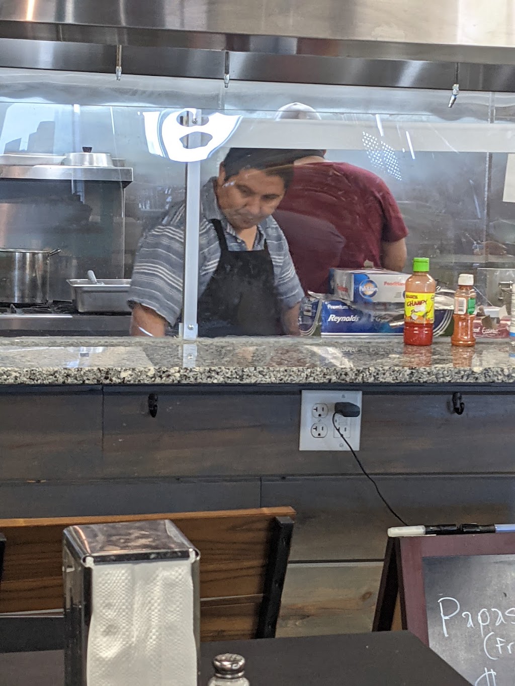 Tienda y taqueria la bonita | restaurant | 4915 Commercial Ave, Madison, WI 53704, USA | 6082839982 OR +1 608-283-9982