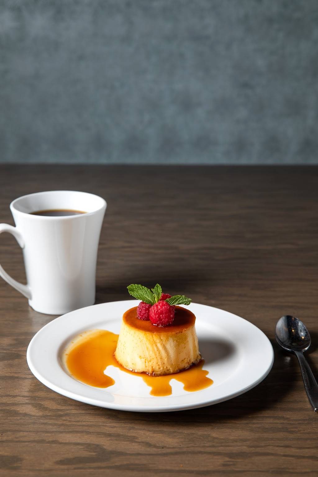 Bistec Bar & Grill | restaurant | 1523 N Kingsbury St, Chicago, IL 60642, USA | 3129293182 OR +1 312-929-3182