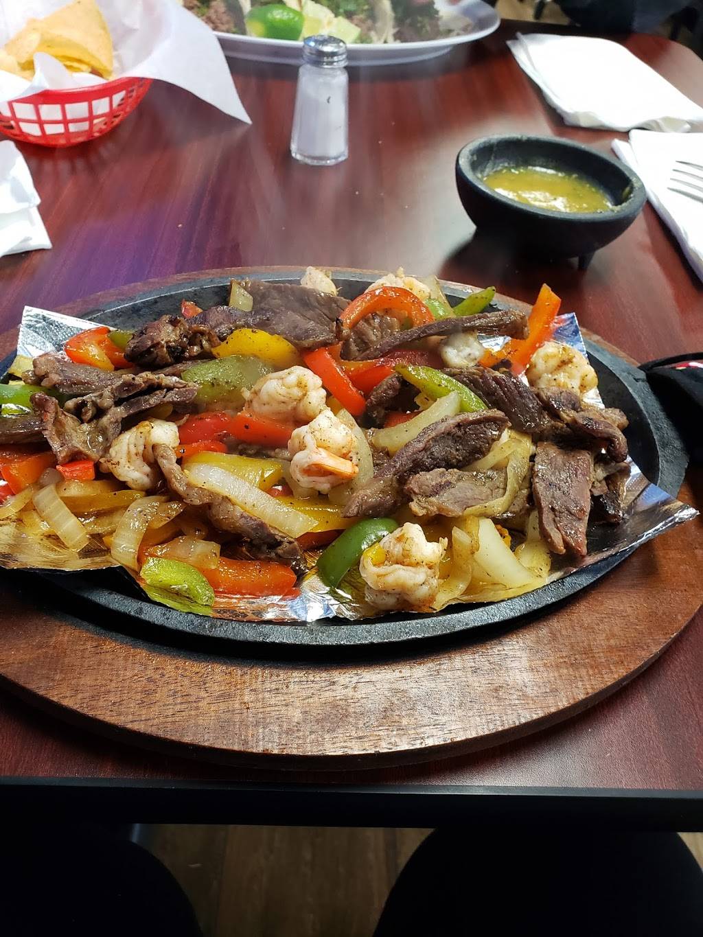 Mariscos "El Viejon" | restaurant | 835 E Southern Ave #6, Mesa, AZ 85204, USA | 4806216548 OR +1 480-621-6548