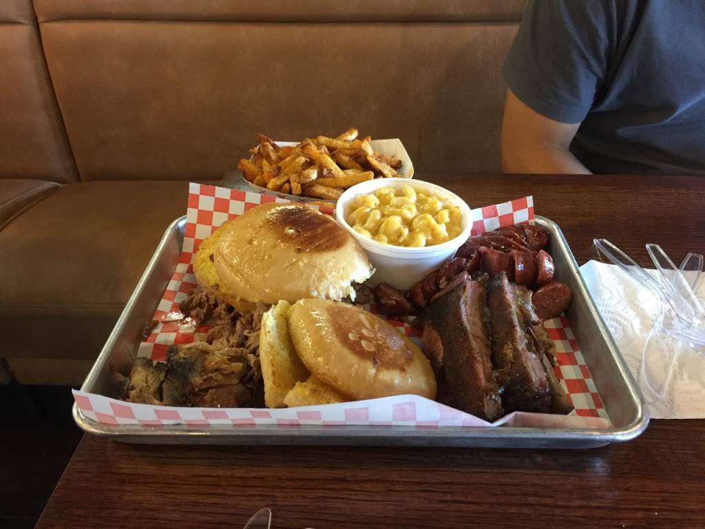 Eddie Deen Crossroads | restaurant | 1004 N Collins St, Arlington, TX 76011, USA | 8177956900 OR +1 817-795-6900