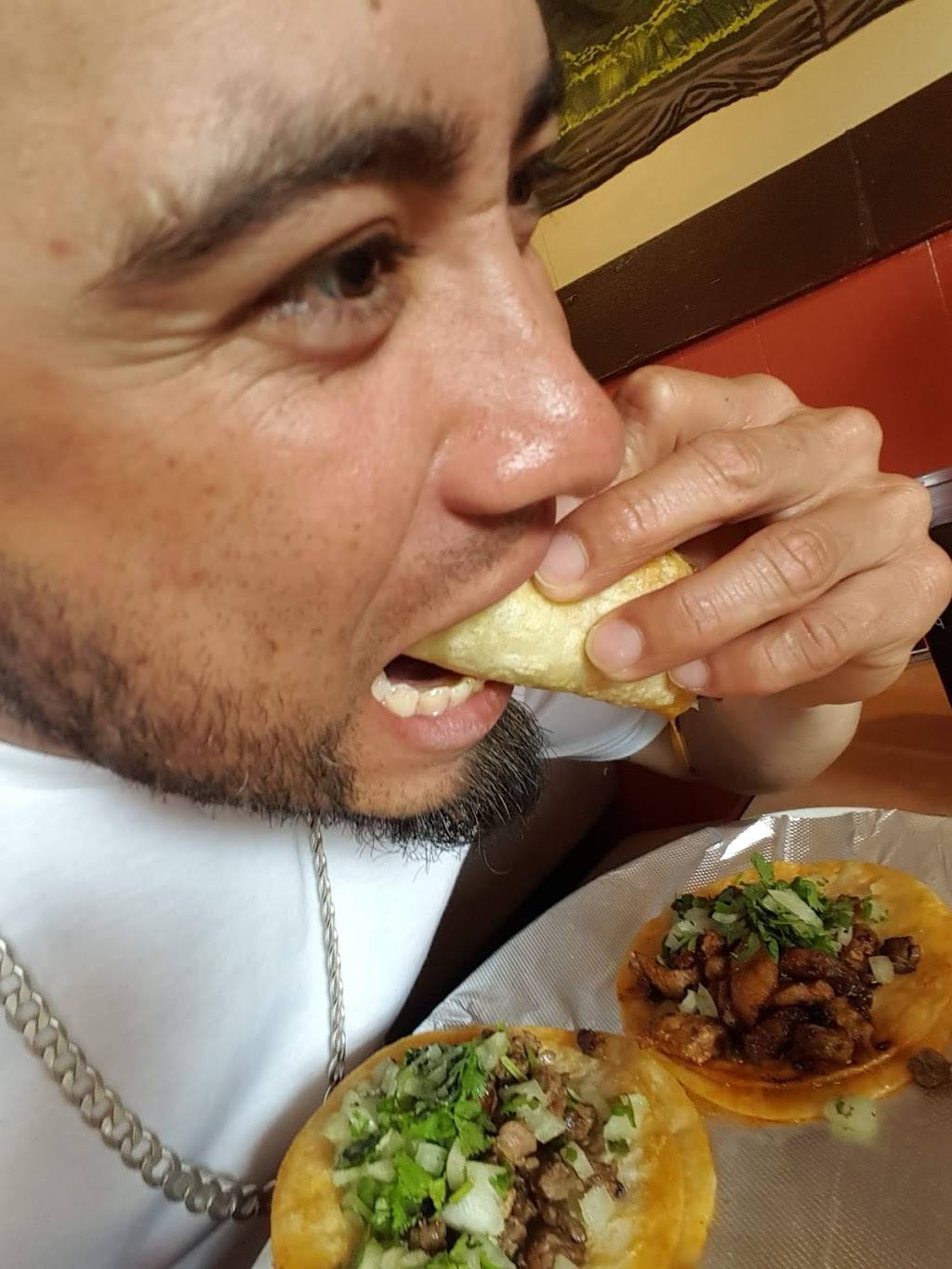 Taqueria Hernandez | restaurant | 999 Trenton Ave, Uhrichsville, OH 44683, USA | 3303656607 OR +1 330-365-6607