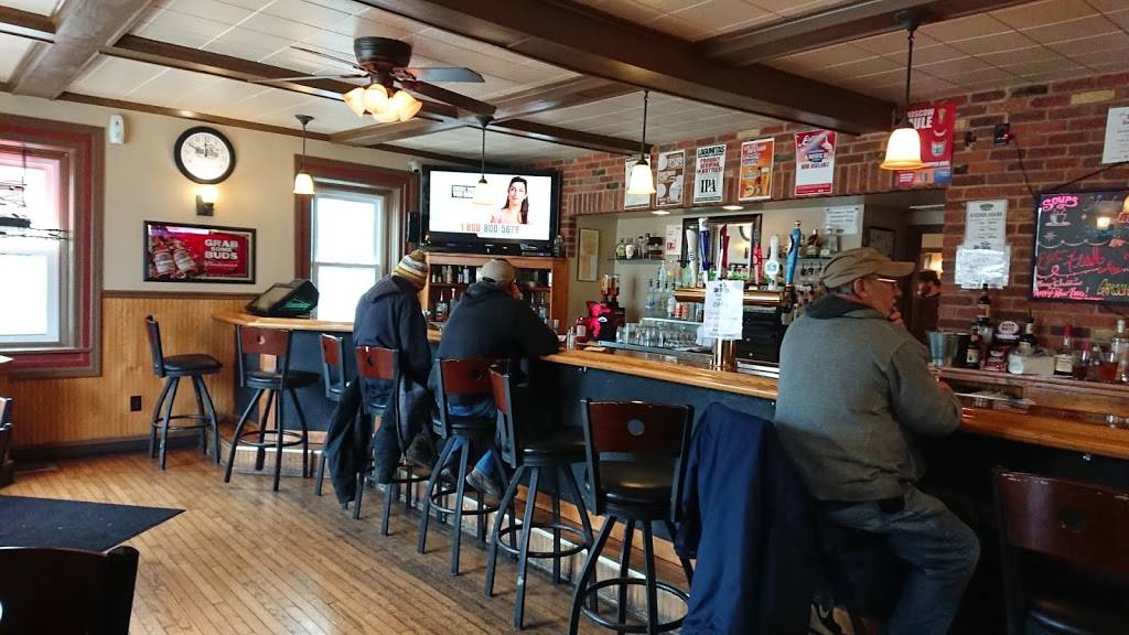 Patio Bar & Grill | restaurant | 601 N Wisconsin St, Port Washington, WI 53074, USA | 2622683808 OR +1 262-268-3808