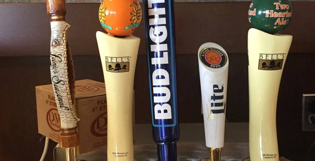 Eagle Crest Bar and Grille | restaurant | 1201 S Huron St, Ypsilanti, MI 48197, USA | 7344876905 OR +1 734-487-6905