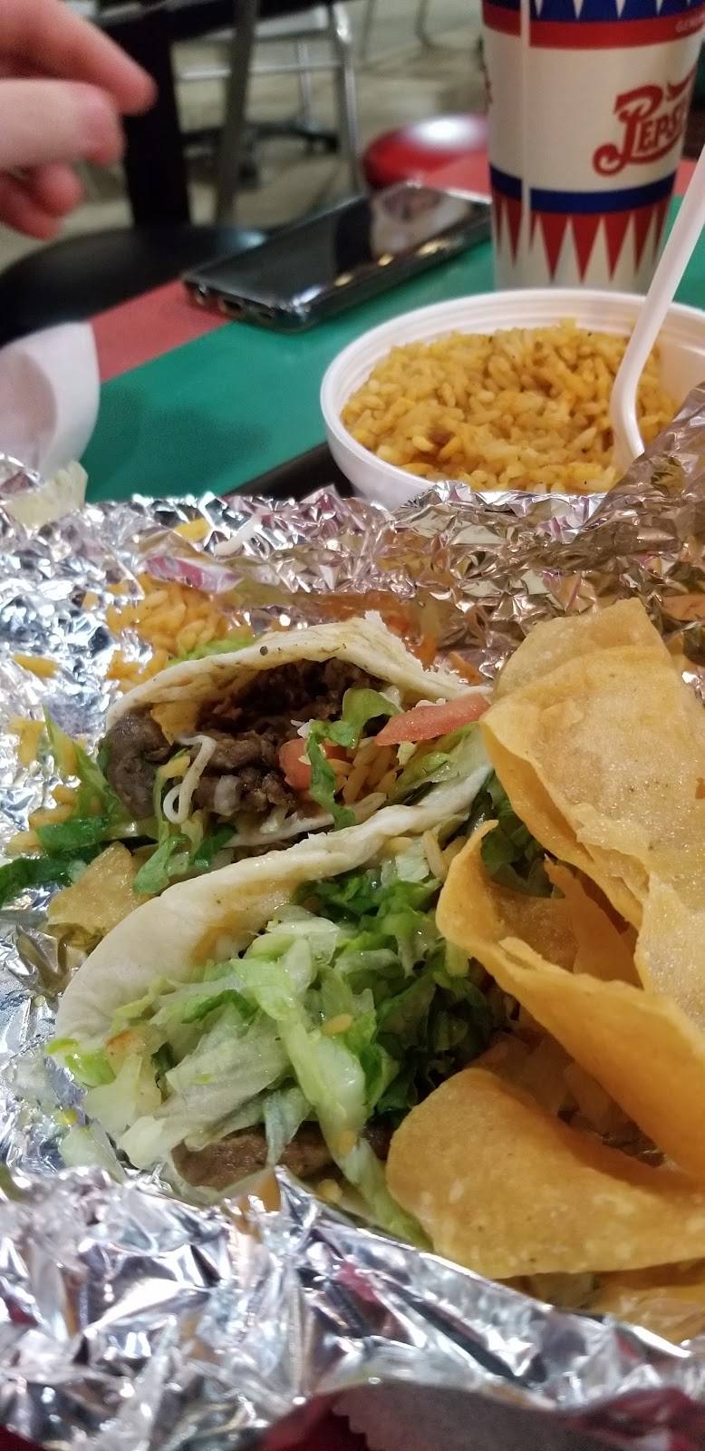 El Famous Burrito | restaurant | 15914 S Harlem Ave, Tinley Park, IL 60477, USA | 7084297072 OR +1 708-429-7072