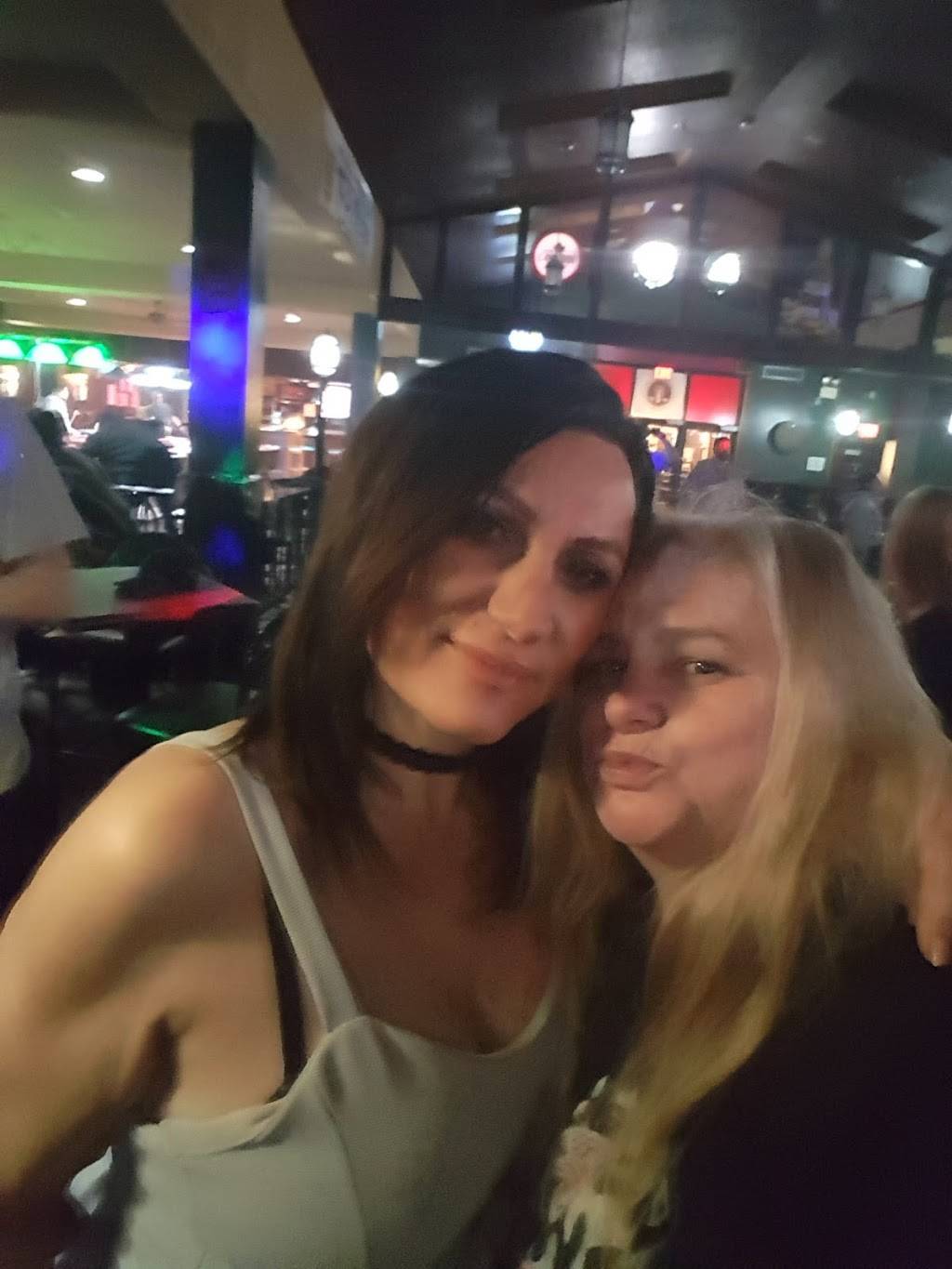 White House Hotel | restaurant | 175 Charlotte St, Peterborough, ON K9J 2T7, Canada | 7057412444 OR +1 705-741-2444