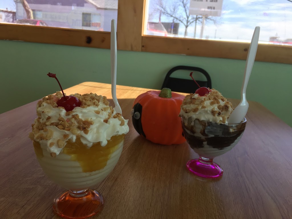 Phillys & Cream | restaurant | 502 E 2 St, Shoshoni, WY 82649, USA | 3078762666 OR +1 307-876-2666