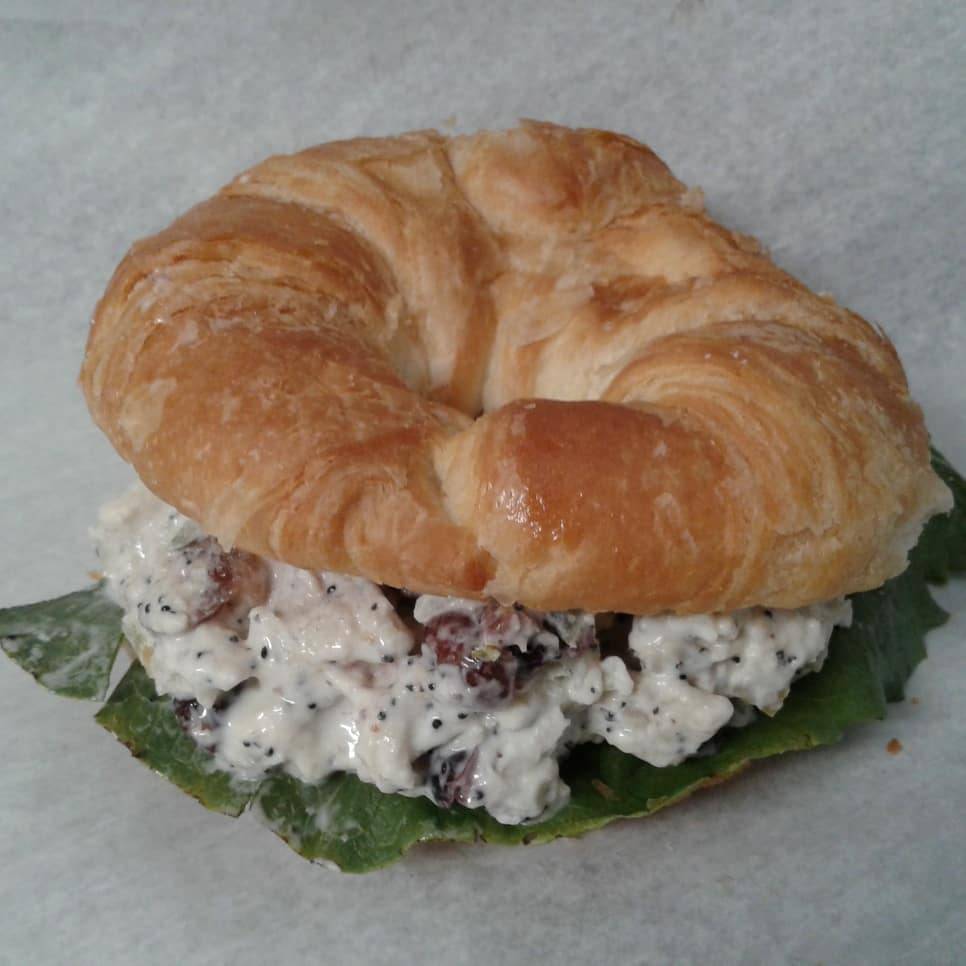 DK Carryout | meal takeaway | 1524 E 4th Ave, Hutchinson, KS 67501, USA | 6206151444 OR +1 620-615-1444