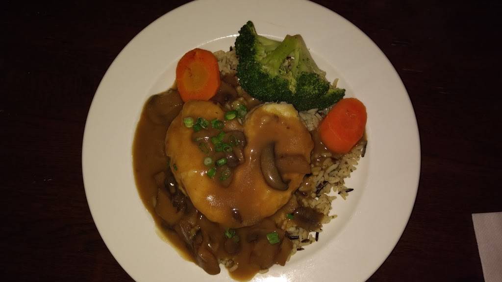 Clough Crossings | restaurant | 6892 Clough Pike, Cincinnati, OH 45244, USA | 5136247800 OR +1 513-624-7800