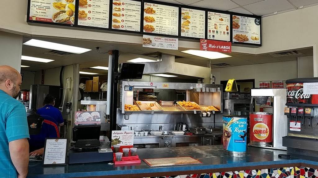 Churchs Chicken | restaurant | 1014 Main St, Bandera, TX 78003, USA | 8307963351 OR +1 830-796-3351