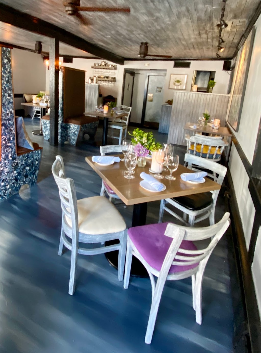 American Seasons | restaurant | 80 Centre St, Nantucket, MA 02584, USA | 5082287111 OR +1 508-228-7111