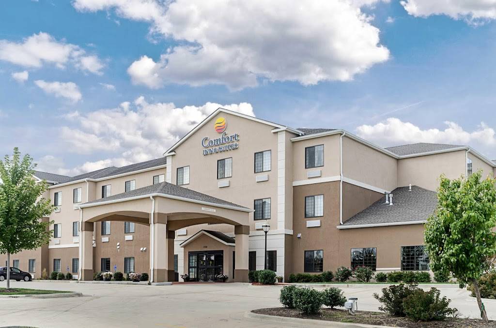 Comfort Inn & Suites Lawrence - University Area | restaurant | 151 McDonald Dr, Lawrence, KS 66044, USA | 7853307241 OR +1 785-330-7241