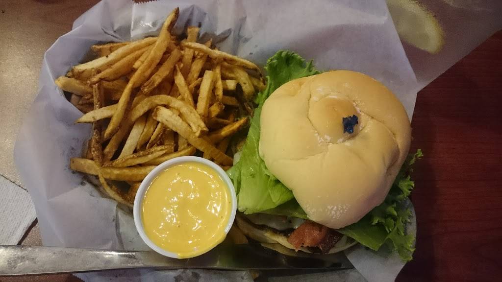 Black Jacks Pub & Grill | restaurant | 18 N Jefferson Ave, West Jefferson, NC 28694, USA | 3362463295 OR +1 336-246-3295