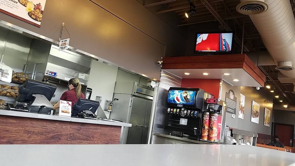 Penn Station East Coast Subs | meal takeaway | 8473 N Lindbergh Blvd, Florissant, MO 63031, USA | 3149218900 OR +1 314-921-8900