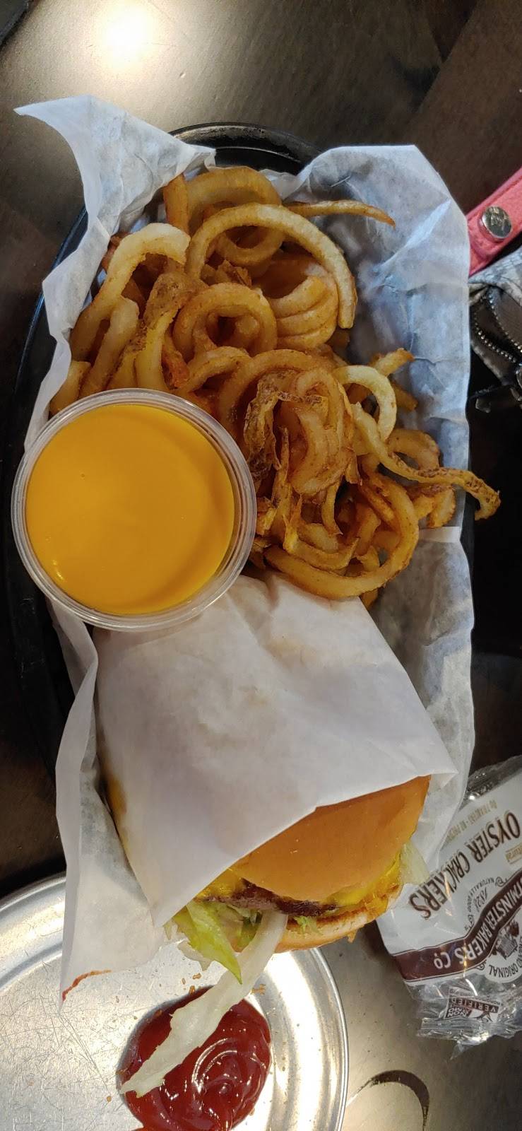 Wonderburger Grill | restaurant | 3333 W 111th St, Chicago, IL 60655, USA | 7732387200 OR +1 773-238-7200