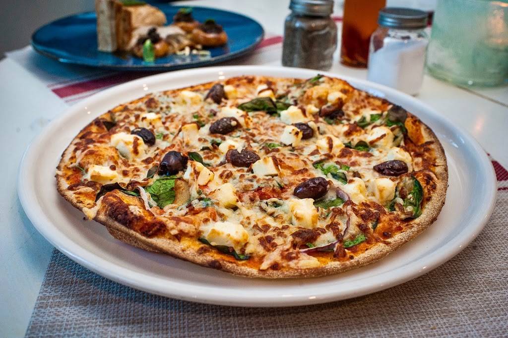 La Pizz Saint-Pierre | meal takeaway | 33 Rue Saint-Pierre, Québec, QC G1K 3Z5, Canada | 4186923003 OR +1 418-692-3003